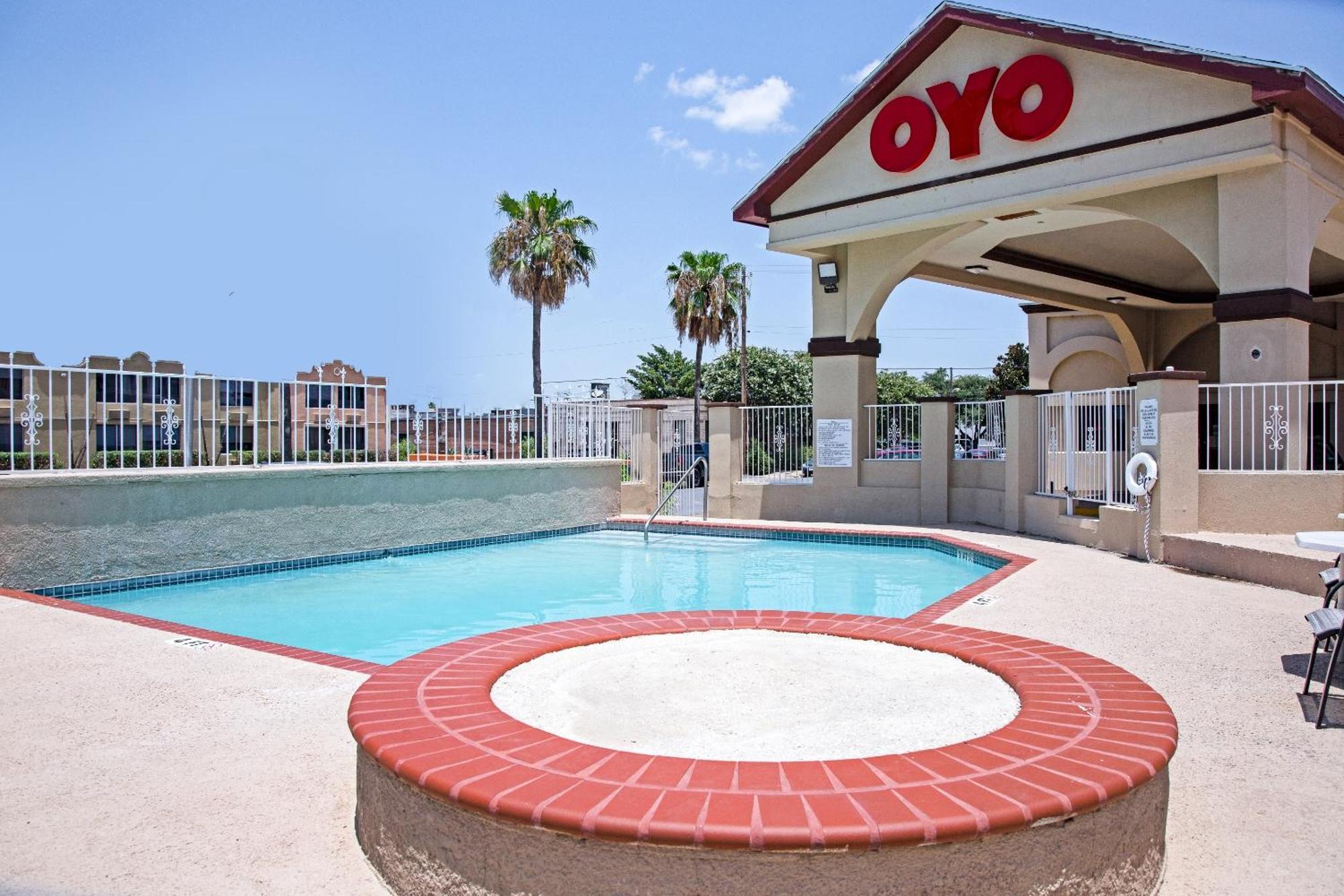 Oyo Hotel Mcallen Airport South Buitenkant foto